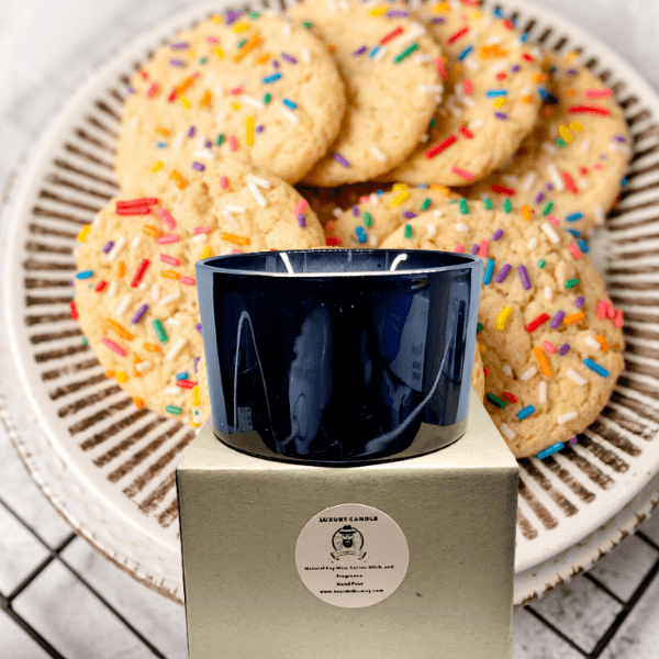 Sugar Cookie large 3 wicks soy candle in luxury black metallic tumbler smells like a sweet sugar cookie baked on a winter morning.
